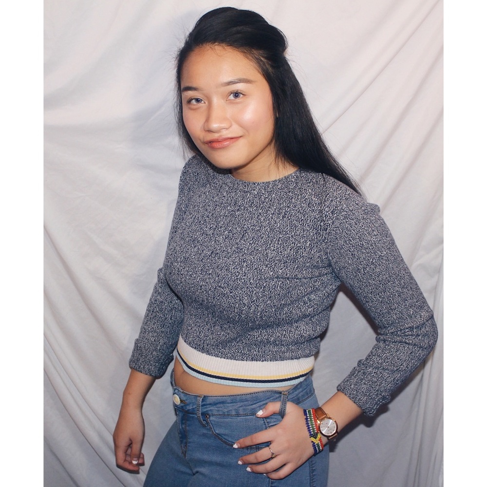 Gray ribbed crop top sweater